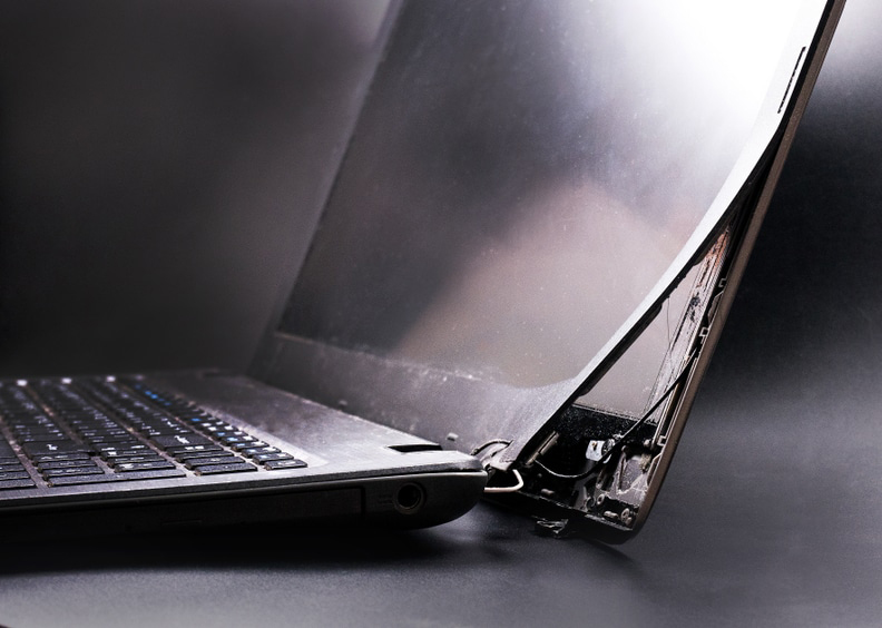 Rotura de tapa de laptop